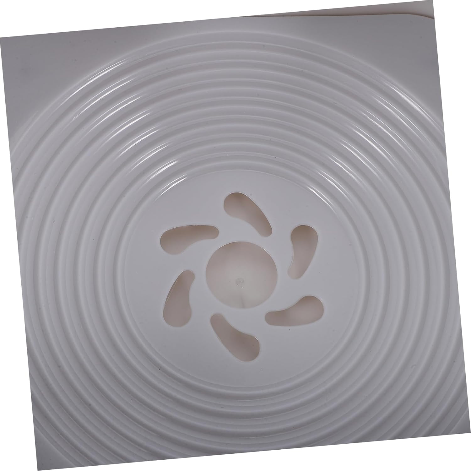 No Spill PET Water Bowl for Dogs and Cats Floating Tip Design 1.5L Capacity Easy PET Feeder with Non-Slip Base for Home and Travel - Image 3