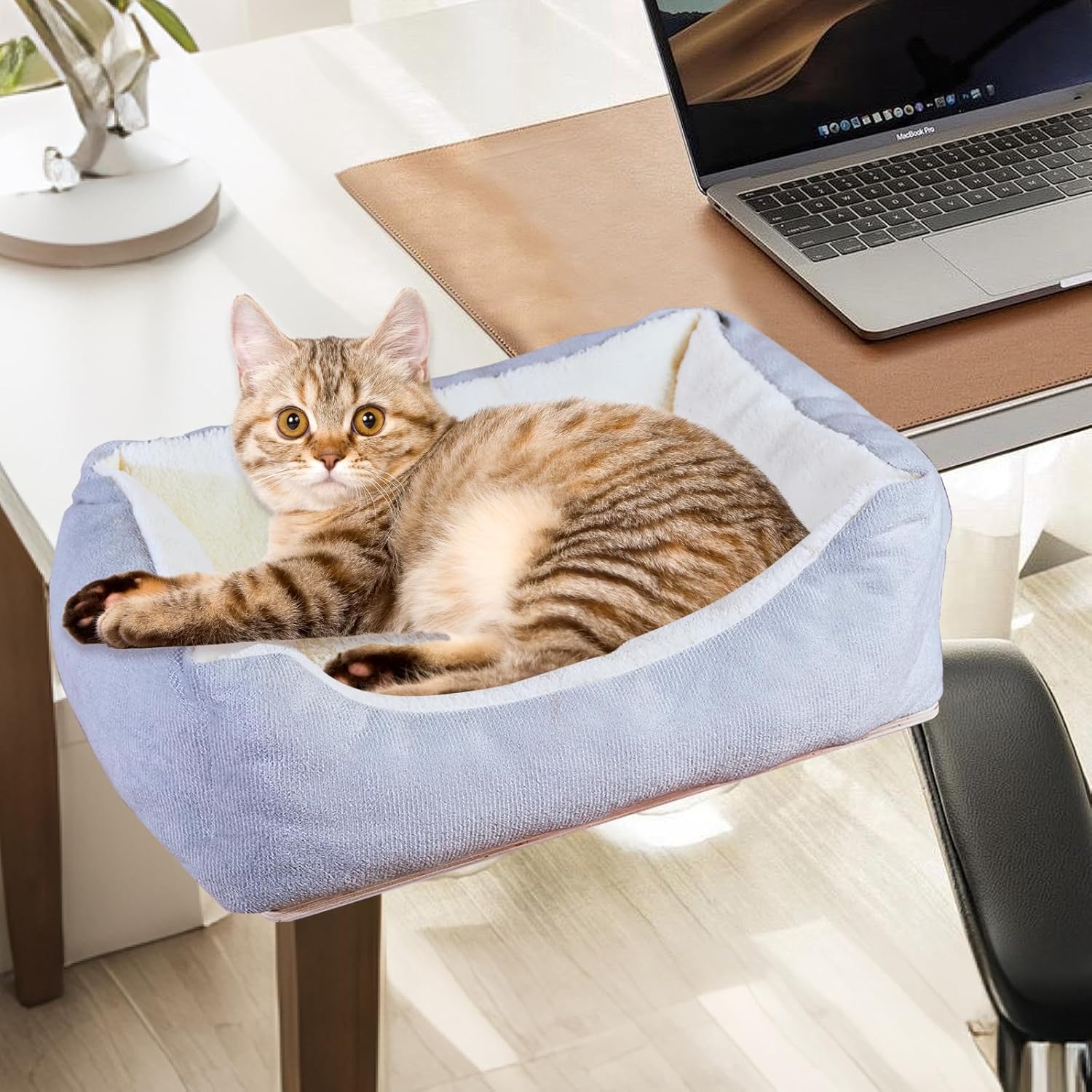 Cat Desk Bed – Innovative 90° Foldable Desk Cat Bed with Thick Cushion, Supports Up to 44 lbs, Quick Installation Without Drilling