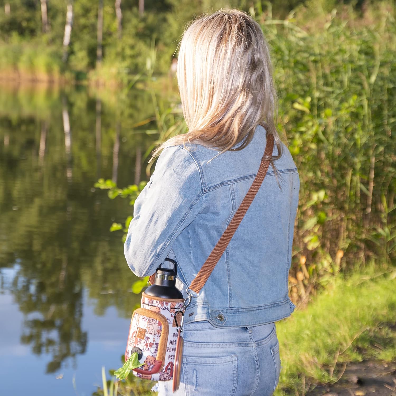 Made Easy Kit Water Bottle Carrier with Pocket for Dog Poop Waste Bags and Adjustable Padded Shoulder Strap (Large (32oz) with Bowl, Dog Lover, Brown) - Image 4